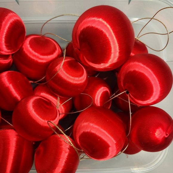 Vintage Franks Christmas Ornaments Red Gold hanging thread Satin Thread Balls - Picture 3 of 7